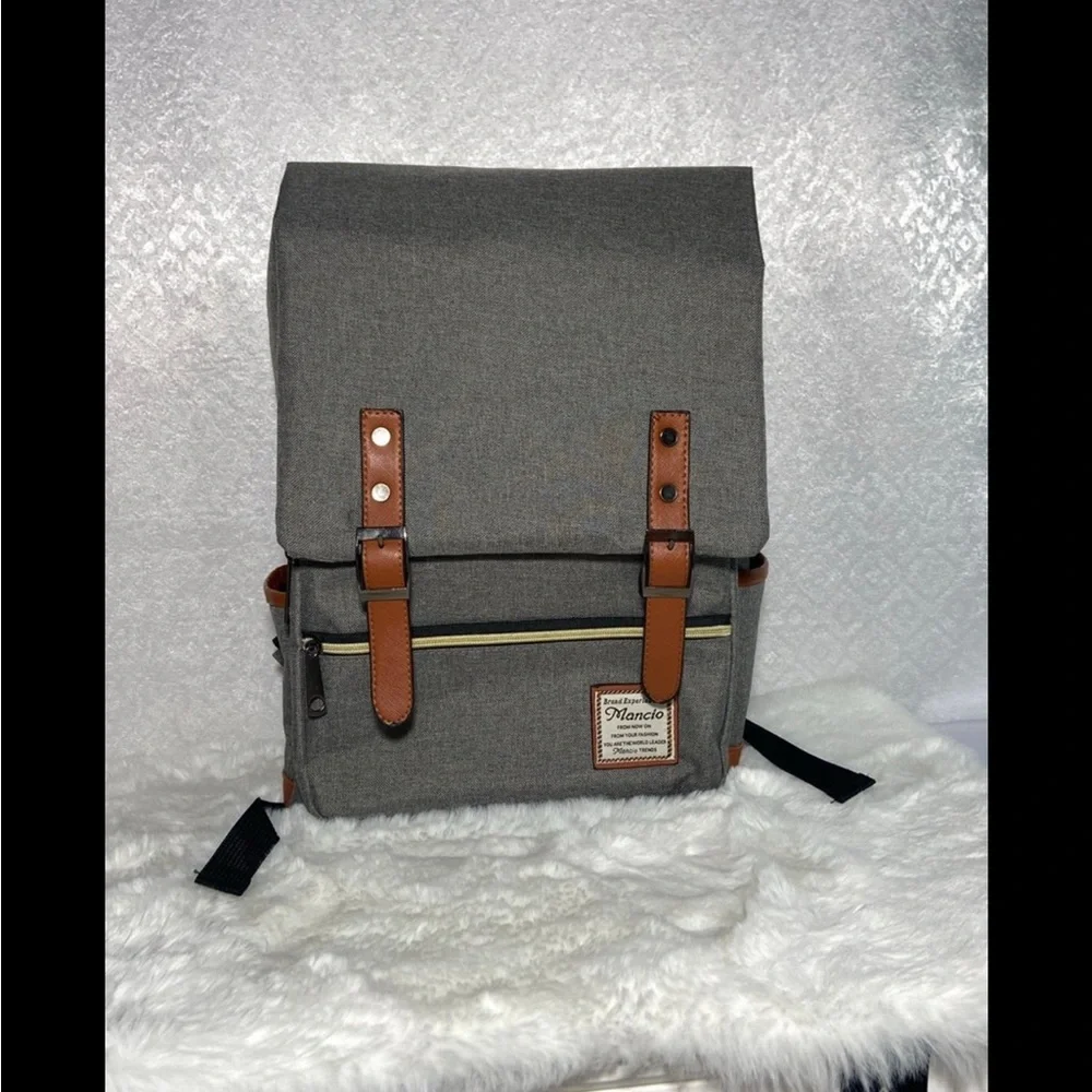 Mencio TRENDS Laptop Gray Backpack With USB Charging Connector